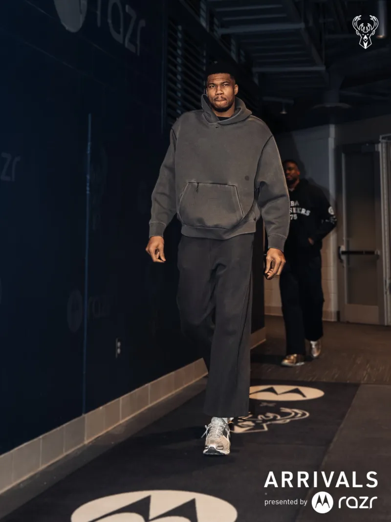 开云体育下载-霸气十足!雄鹿社媒晒字母哥步入今日比赛场馆的瞬间