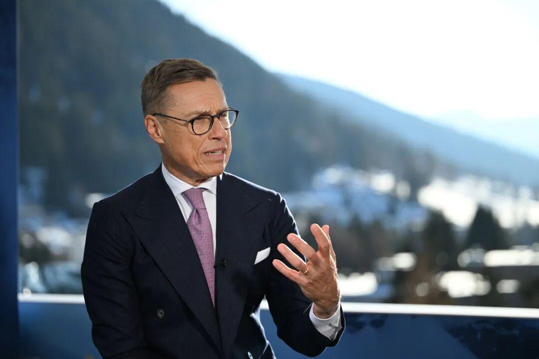 开云官网-芬兰总统“出招”:邀特朗普蒸桑拿,帮助解决格陵兰岛的复杂局势;他曾将特朗普与泽连斯基的争吵比作婚姻中的争执,呼吁双方回到谈判桌前